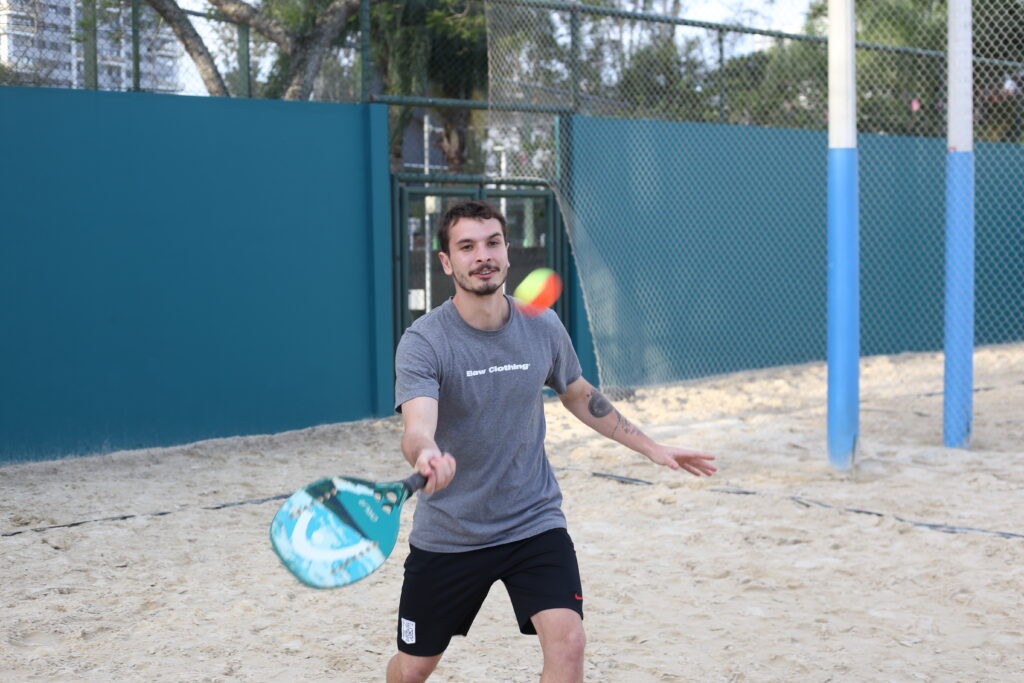 quanto tempo para aprender beach tennis