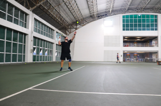 Dicas para retornar às aulas de tênis e beach tennis